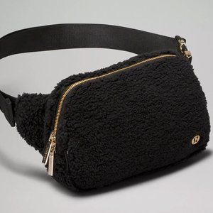 LuluLemon - Everywhere Belt Bag Large 2L Fleece